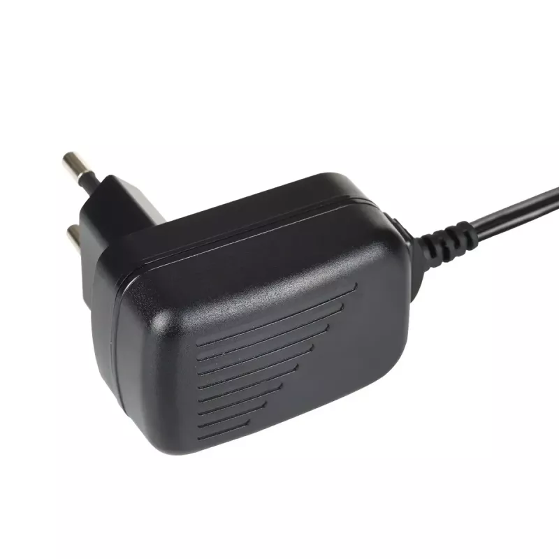 Akyga AK-TB-22 univerzálny napájací zdroj, 5 V, 2 A, 10 W, 5,5 x 2,1 mm, 1,5 m