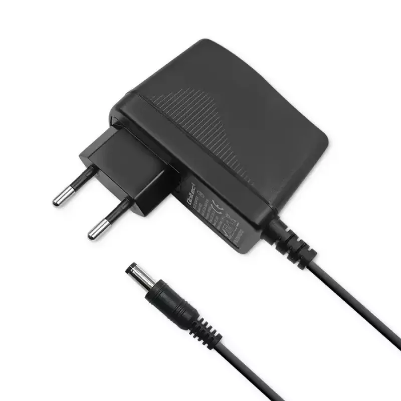 Nabíjačka pre mobilné zariadenia Qoltec 52397 univerzálna čierna AC interiér 2A 220-240V