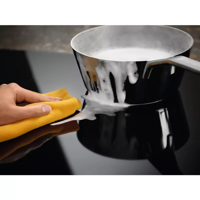 Electrolux EIV835 čierna vstavaná 80 cm indukčná varná doska so zónami 5 zón