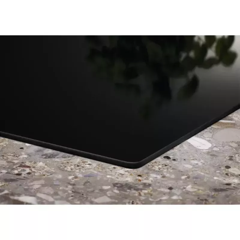 Electrolux LIL61424C čierna vstavaná 60 cm zónová indukčná varná doska 4 zóny