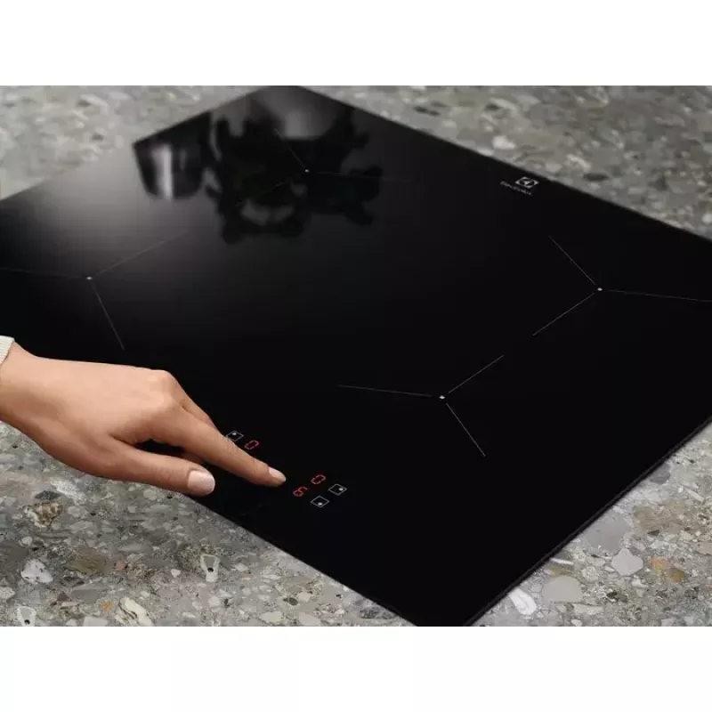 Electrolux LIL61424C čierna vstavaná 60 cm zónová indukčná varná doska 4 zóny