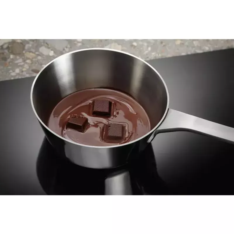 Electrolux LIL61424C čierna vstavaná 60 cm zónová indukčná varná doska 4 zóny