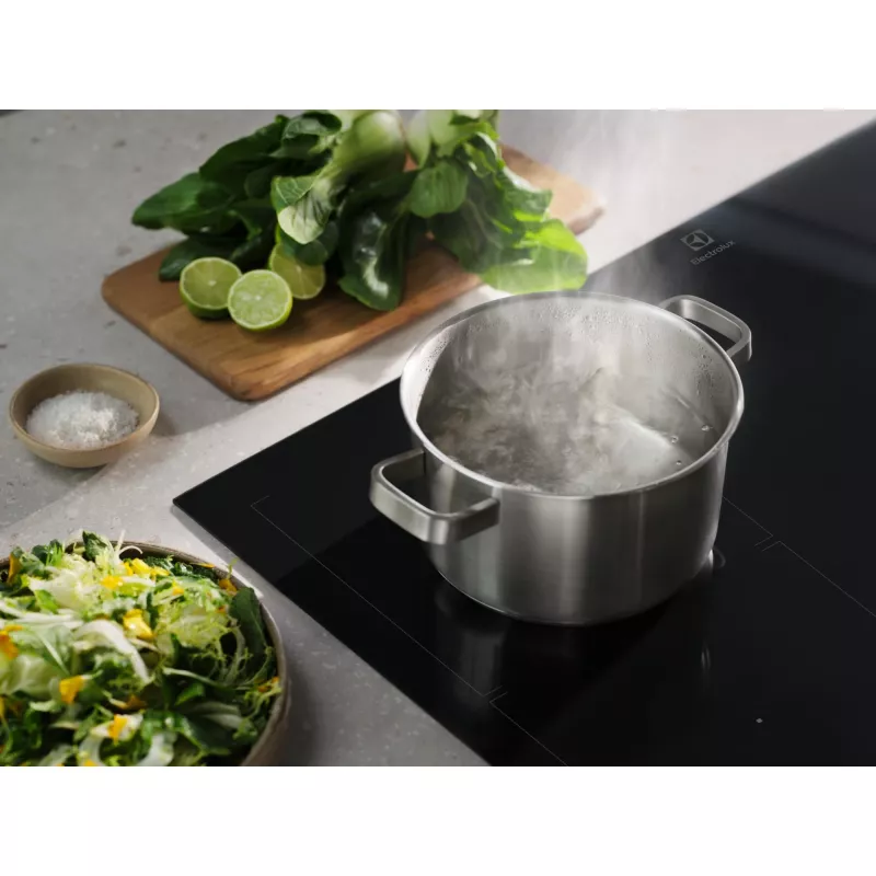 Electrolux EIV634 čierna vstavaná 60 cm zónová indukčná varná doska 4 zónová