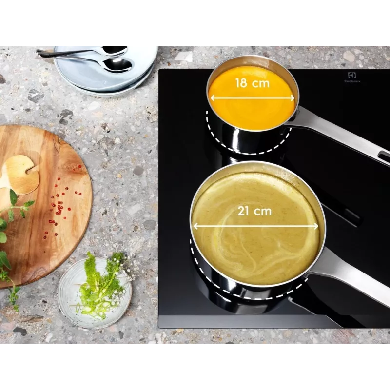 Electrolux Séria 600 EIV83443CT čierna vstavaná 80 cm zónová indukčná varná doska 4 zónová