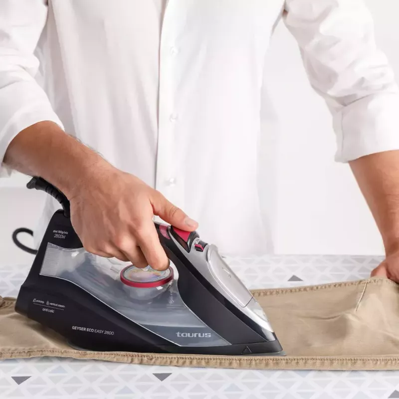 Naparovacia žehlička Taurus Geyser Eco Easy 2800