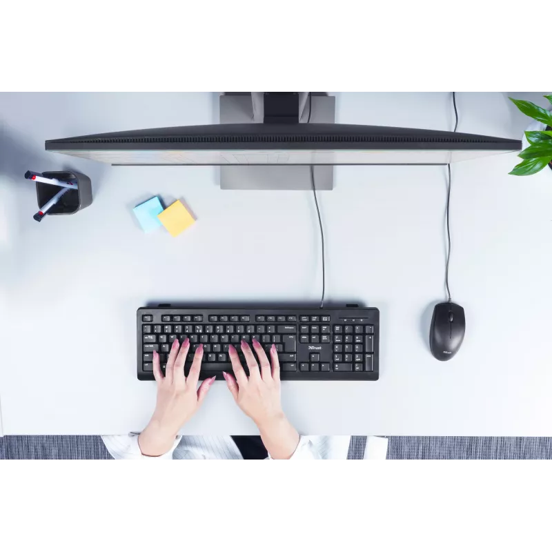 Trust TK-150 klávesnica univerzálna USB QWERTY čierna