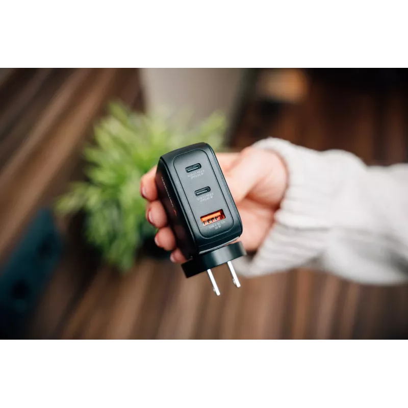 Verbatim Mini GaN nabíjačka 65W s displejom, interiérová, AC, 20 V, čierna