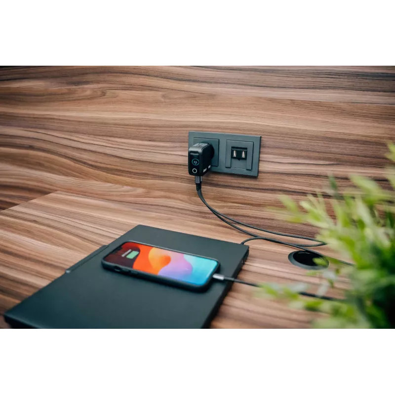 Verbatim Mini GaN nabíjačka 65W s displejom, interiérová, AC, 20 V, čierna
