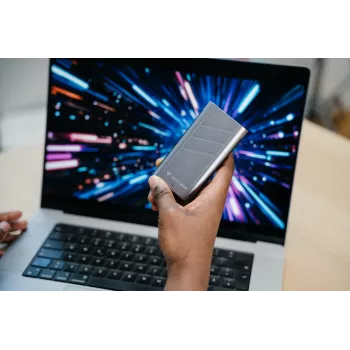 Verbatim TurboMetal SSD USB4 1TB USB Type-C USB4 Gen 2x2 strieborná