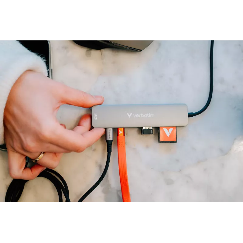 Verbatim USB-C Essentials multiport hub 7 portov: HDMI, USB-C, USB-C 3.2 Gen 1, 2 x USB-A 3.2 Gen 1, SD & microSD