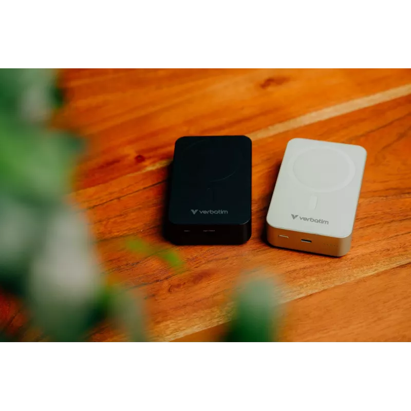 Verbatim Charge 'n' Go Essentials powerbank magnetická bezdrôtová 20000 mAh čierna