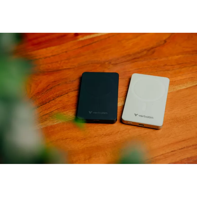 Verbatim Charge 'n' Go Essentials magnetická bezdrôtová powerbank 5000 mAh čierna
