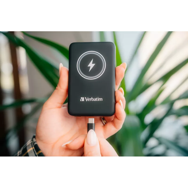 Powerbank VERBATIM Charge AnA Go 5000 mAh magnetická bezdrôtová, čierna