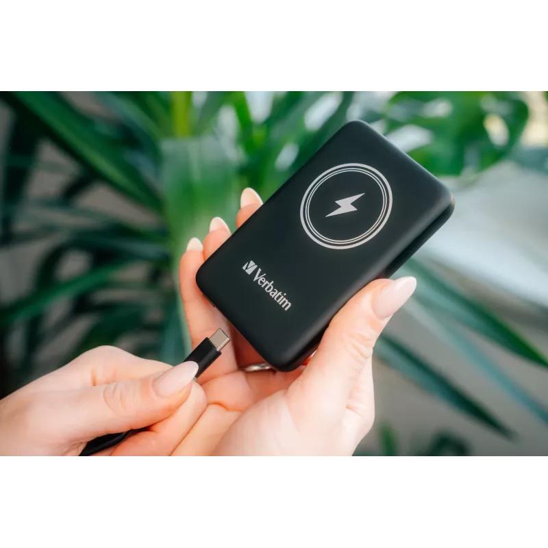Powerbank VERBATIM Charge AnA Go 5000 mAh magnetická bezdrôtová, čierna