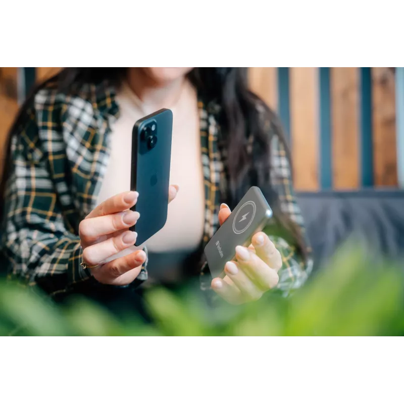 Verbatim Charge 'n' Go magnetická bezdrôtová powerbank 5000mAh sivá