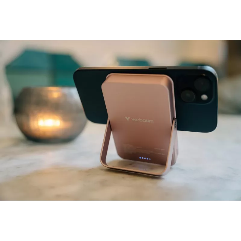 Verbatim Charge 'n' Go magnetická bezdrôtová powerbank so stojanom – 10000 mAh čierna