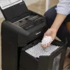 Fellowes Automax 80M Skartovačka čiastočný rez 22 cm čierna