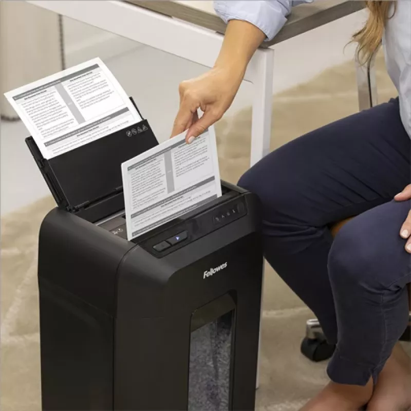 Fellowes AutoMax 90M Skartovačka mikrostrih čierna