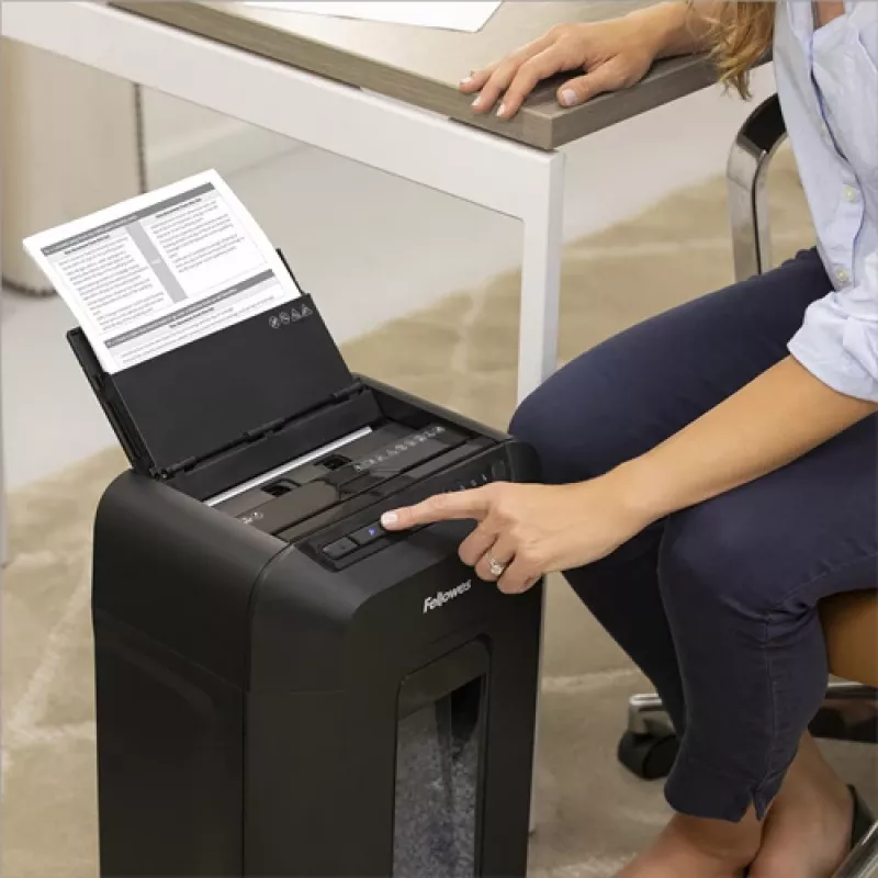Fellowes AutoMax 90M Skartovačka mikrostrih čierna