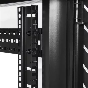 StarTech.com 4-stĺpikový 25U serverový rack skriňa, uzamykateľná 19-palcová dátová rack skriňa pre počítače / AV / IT vybavenie, kancelárska / domáca sieťová rack skriňa s kolieskami a nastaviteľnými montážnymi lištami