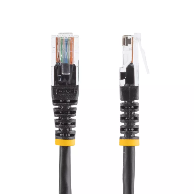 StarTech.com Cat5e patchnový kábel so zaliateymi RJ45 konektormi – 15 m – čierny