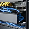 StarTech.com horizontálny 1U serverový rack káblový manažment finger duct s krytom – 19