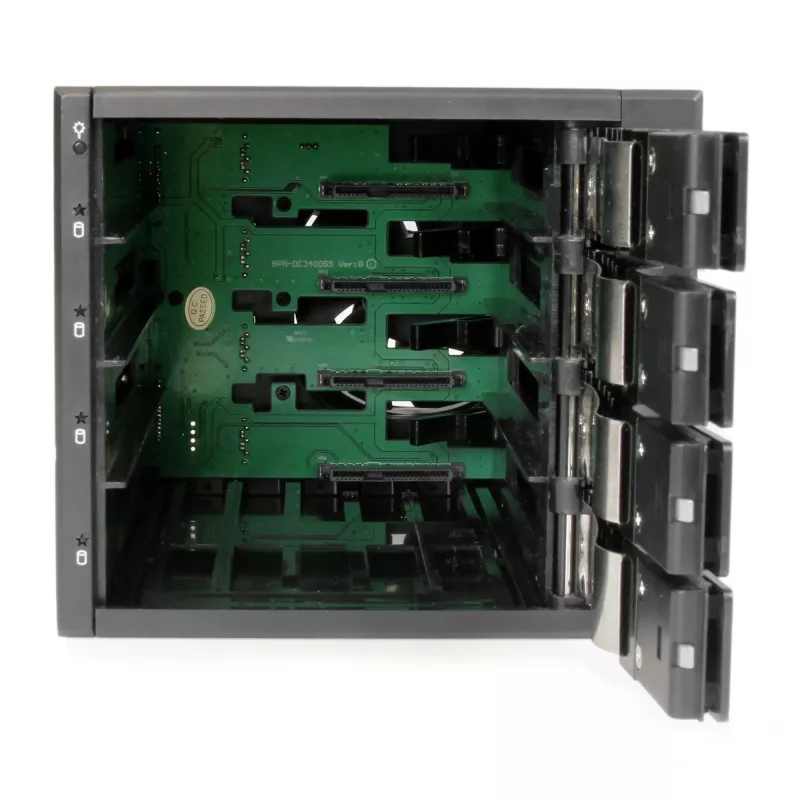 StarTech.com 4-slotový tray-less hot-swap mobilný rack backplane z hliníka pre 3,5