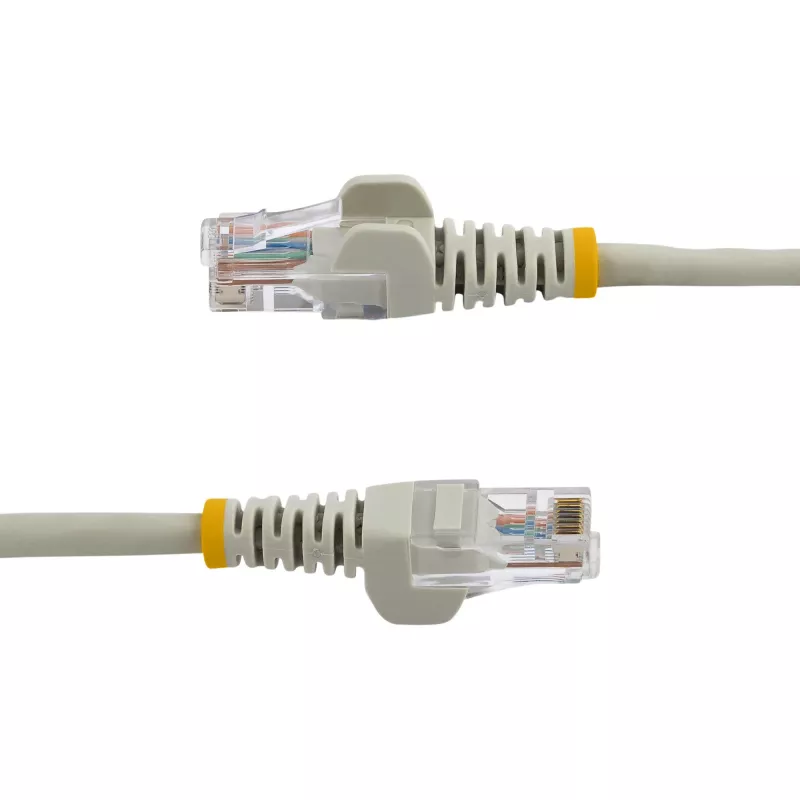 StarTech.com Cat5e Ethernet patch kábel s RJ45 konektormi bez západky – 0,5 m, sivý