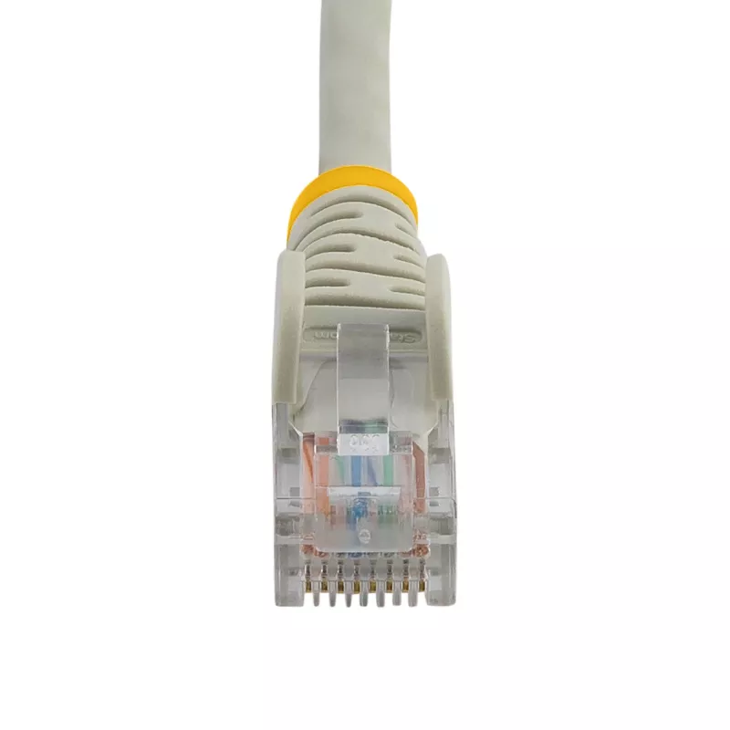 StarTech.com Cat5e Ethernet patch kábel s RJ45 konektormi bez západky – 0,5 m, sivý