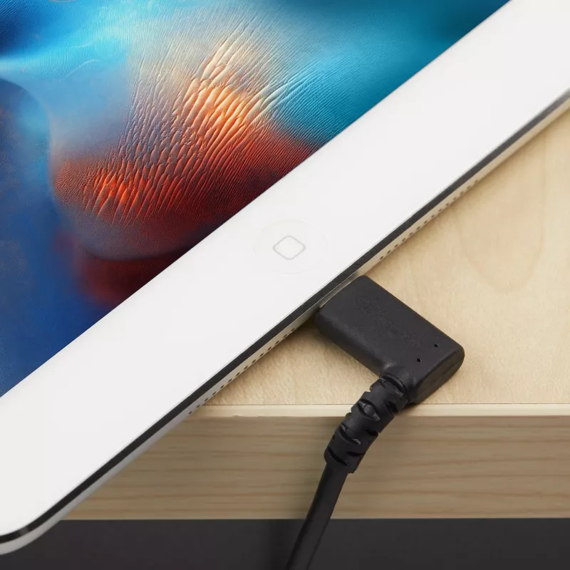 StarTech.com 1 m robustný USB-A na Lightning kábel – čierna, 90° zahnutý, odolný, aramidové vlákno vystužený, USB Type-A na Lightning nabíjací/sync kábel – Apple MFi certifikovaný – iPhone