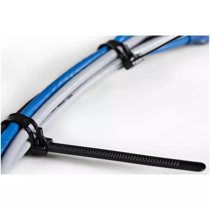 StarTech.com 10 inch (25cm) opakovane použiteľné viazacie pásky - 1/4 inch (7mm) široké, 2-1/2 inch (65mm) priemer zväzku, 50lb (22kg) pevnosť v ťahu, rozopínateľné nylonové viazacie pásky, interiér/exteriér, 94V-2/UL certifikované, 100 ks balenie - čierne