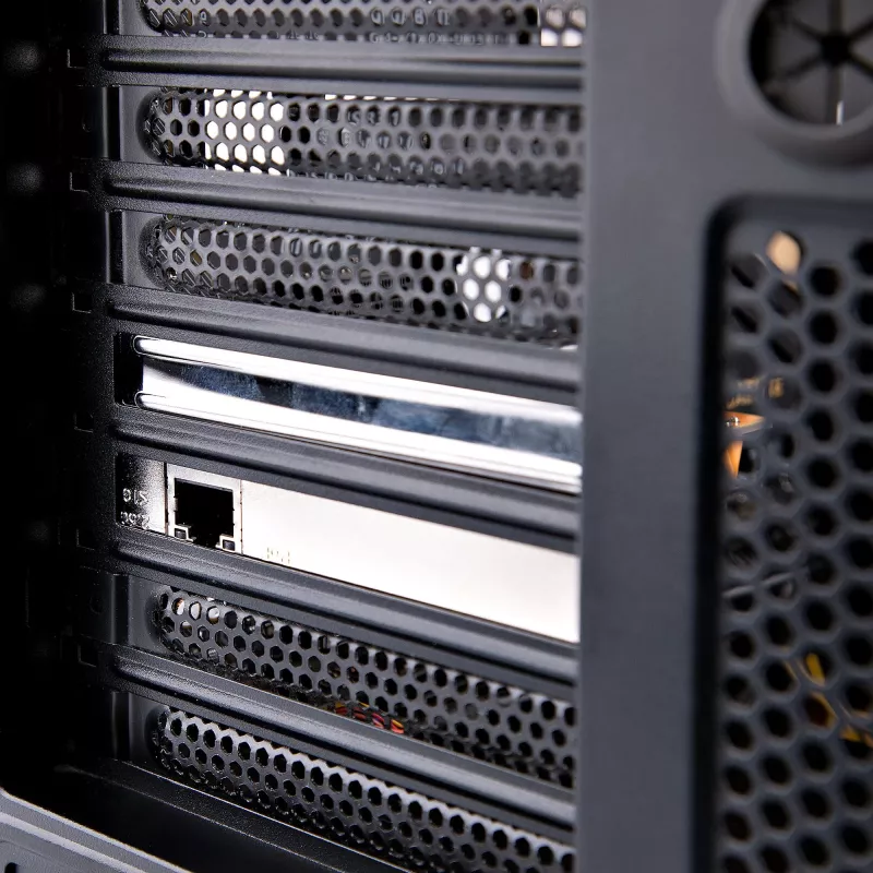StarTech.com 1-portová 2.5Gbps PoE sieťová karta, PCIe Ethernetová karta s RJ45, 30W 802.3at PoE NIC pre desktopy/servery, sieťový PoE-LAN adaptér s low-profile krytom, NBaseT, Windows/Linux