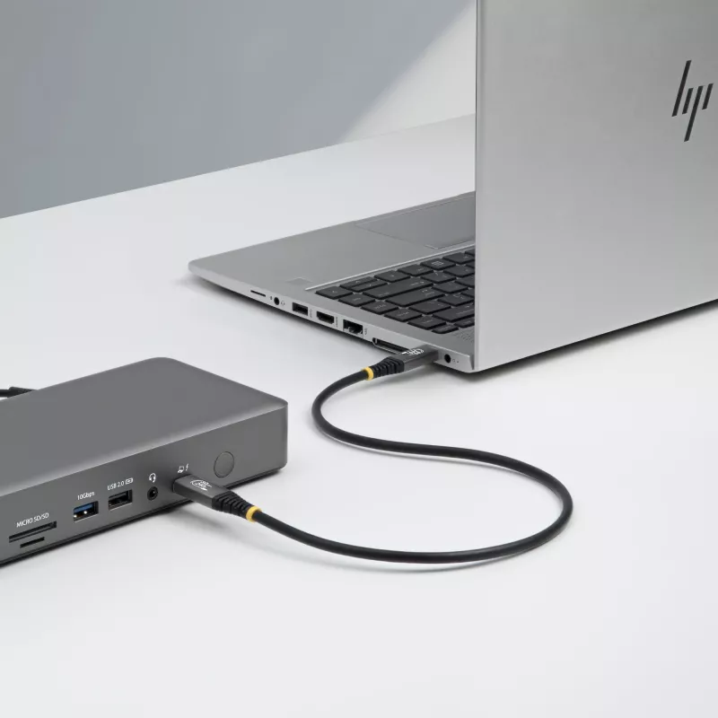StarTech.com 50 cm (1,6 ft) USB4 kábel, 80 Gbit/s, USB-IF certifikovaný USB-C kábel, 240W PD, 8K 120Hz/4K 240Hz DP2.1 DP80, TPE plášť, kompatibilný s Thunderbolt 4 – čierny USB-C kábel