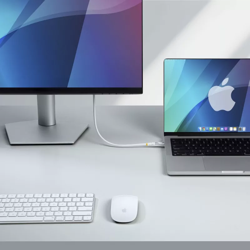 StarTech.com 50cm (1,6ft) USB4 kábel, 80Gbps, USB-IF certifikovaný USB-C kábel, 240W PD, 8K 120Hz/4K 240Hz DP2.1 DP80, TPE plášť, kompatibilný s Thunderbolt 4 – biely USB-C kábel
