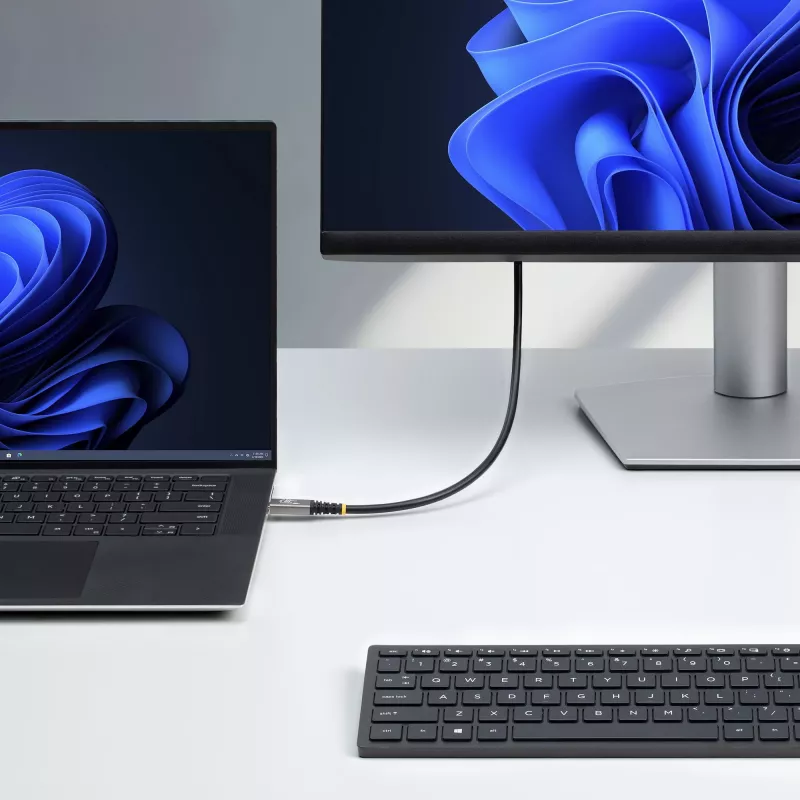 StarTech.com 3m (10ft) USB4 kábel, 20 Gbit/s, USB-IF certifikovaný USB-C kábel, 60W PD, 4K 120Hz DP 2.1, TPE plášť, čierny USB-C kábel