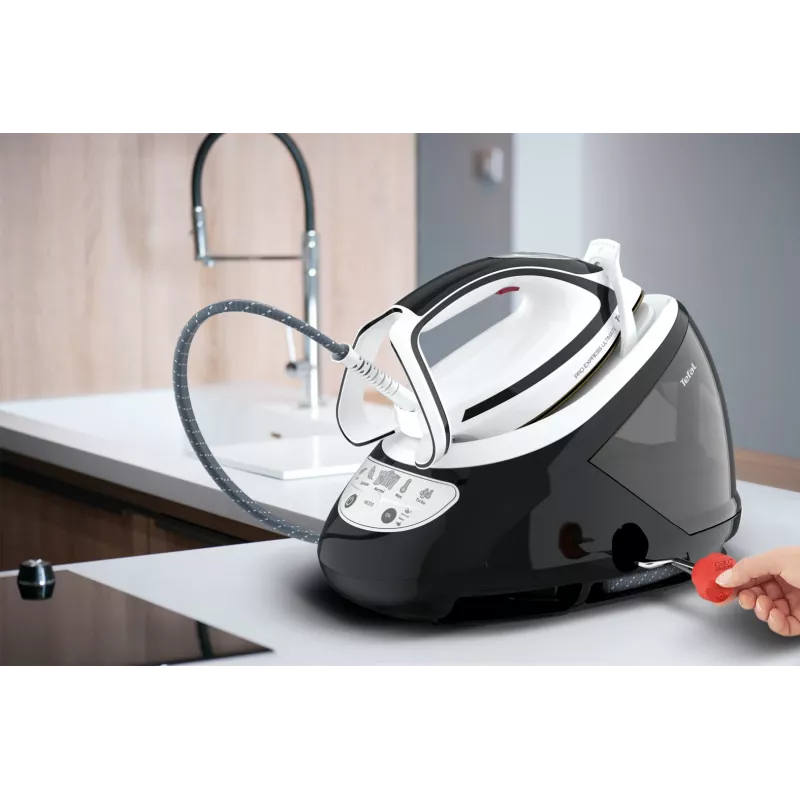 Tefal Pro Express Ultimate GV9550 1,9 l Durilium AirGlide Autoclean žehliaca plocha čierna, biela