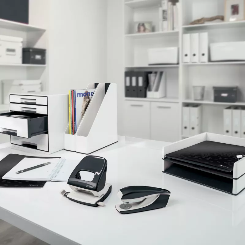 Leitz zakladač Active PP WOW A4/80 mm, A4, D-krúžok, na ukladanie, polyfoam, čierna, 500 listov
