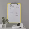 Leitz klip na písanie bez predného krytu WOW, A4, plast, žltá, 80 listov, 228 mm, 320 mm