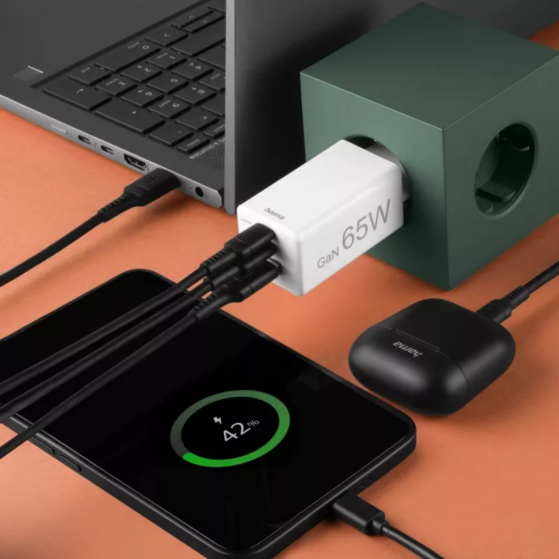Hama 00125142 Nabíjačka pre mobilné zariadenia univerzálna biela AC rýchle nabíjanie interiér