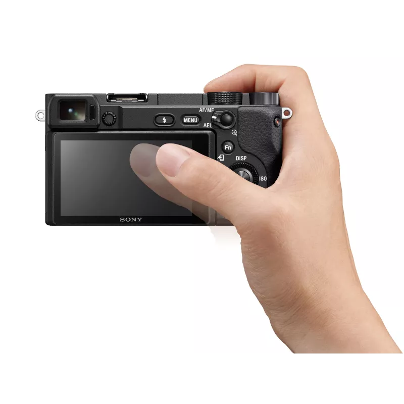 Sony α 6400 + SEL18135 MILC 24,2 MP CMOS 6000 x 4000 pixelov čierny