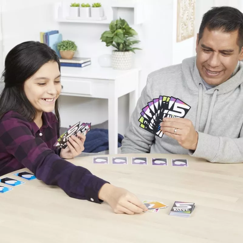 Hasbro Gaming F4205 5 Alive kartová hra zberateľská