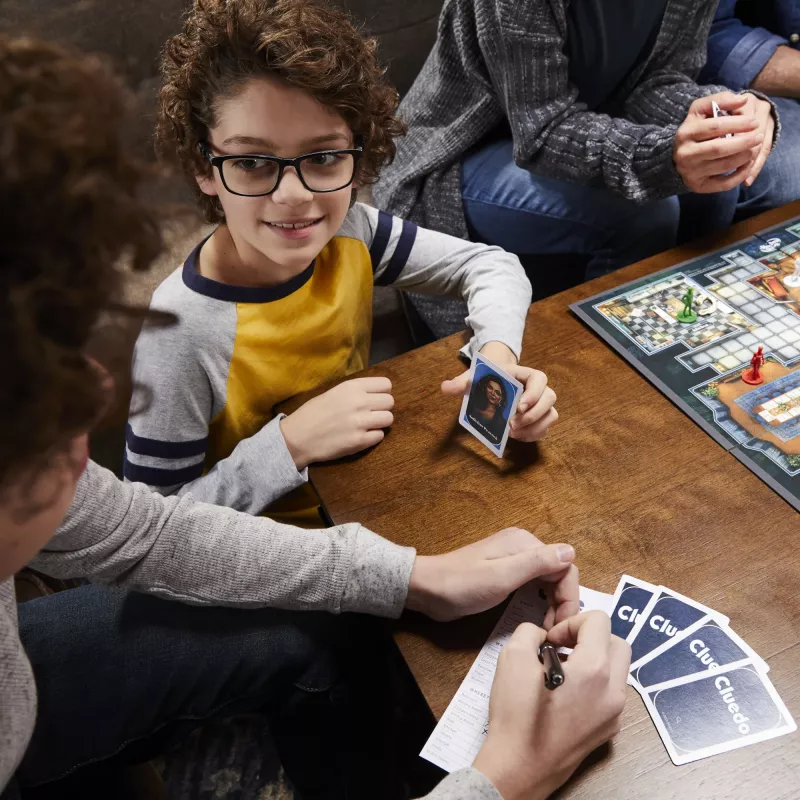 Spoločenská hra Hasbro Gaming Cluedo Detective 8+ 45 min
