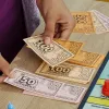 Monopoly Knockout rodinná hra, rýchle spoločenské hry pre vek 8+, 2–8 hráčov, 20 min.