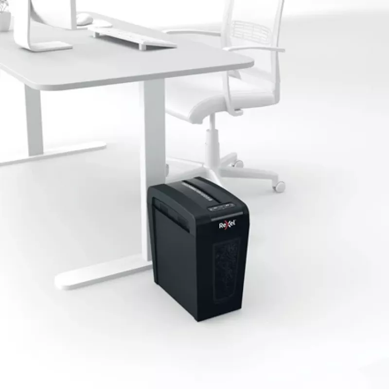 Rexel Secure X8-SL Whisper-Shred skartovačka krížový rez P4