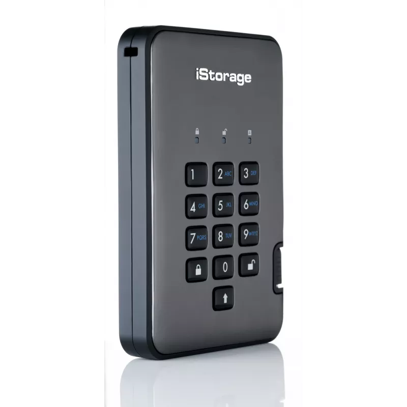 iStorage diskAshur PRO² SSD 256GB | Bezpečný prenosný solid-state disk | FIPS 140-2 Level 2, NCSC CPA, NLNCSA BSPA & NATO Restricted | AES-XTS 256-bit hardvérové šifrovanie | Chránený PIN kódom | Nezávislý od operačného systému a platformy | GDPR, TAA-kompatibilný | Ochrana pred brute-force útokmi | Odolný proti prachu/vode