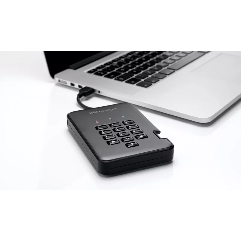 iStorage diskAshur PRO² SSD 4 TB | Bezpečný prenosný solid-state disk | FIPS 140-2 Level 2, NCSC CPA, NLNCSA BSPA & NATO Restricted | AES-XTS 256-bit hardvérové šifrovanie | Chránený PIN kódom | Nezávislý od operačného systému a platformy | GDPR-kompatibilný, TAA-kompatibilný | Ochrana pred brute-force útokmi | Odolný proti prachu a vode