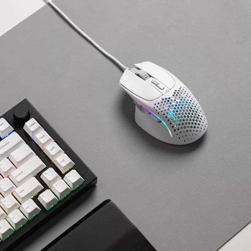 Glorious Gaming Glorious Model I2 Wired – biela, pravá ruka, optický, USB Type-A, 26000 DPI, biela