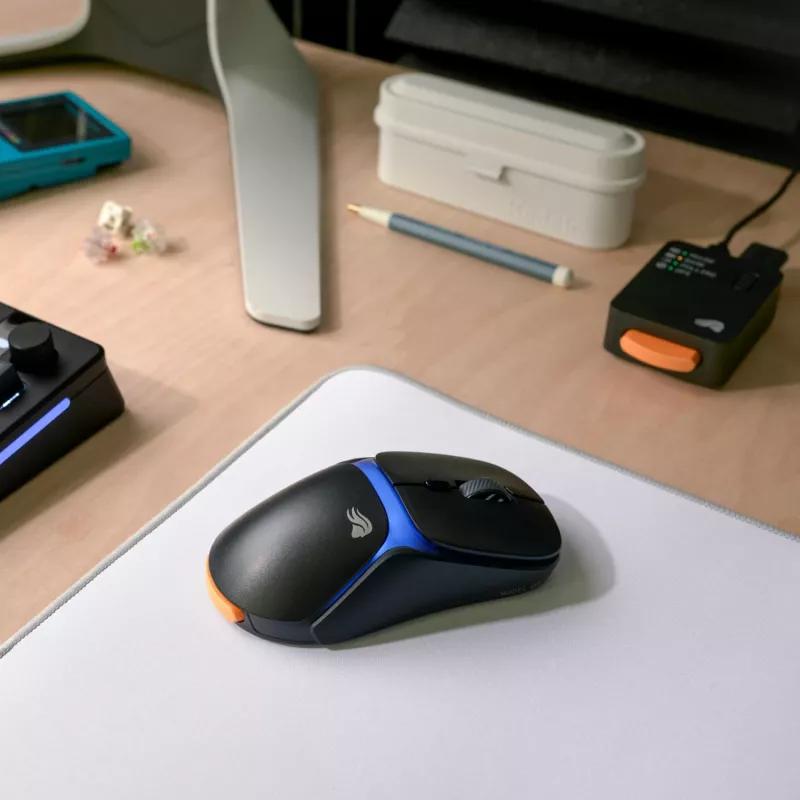 Glorious Gaming Model O3 Wireless herná myš – InfinitePlay vymeniteľný systém batérií, 8k polling, optické spínače so 130 miliónmi kliknutí, ultralehká 66 g, optický 30K-DPI senzor, RGB – čierna