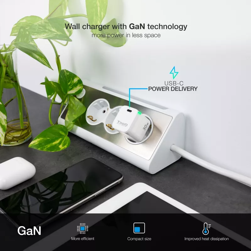 TooQ GAN USB-C/PD nástenná nabíjačka 30W, biela, interiér, AC, biela