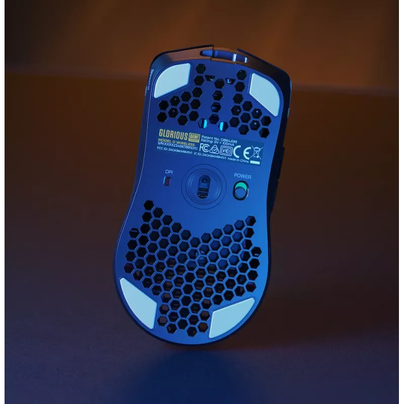 Glorious Gaming Glorious Model O Wireless - matná čierna, pravá ruka, optická, RF bezdrôtová, 19000 DPI, 1 ms, čierna